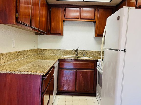 4th image of 1221 E Venice Blvd #6