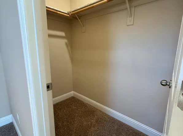 6717 W Oak Ave, Fresno, CA 93722