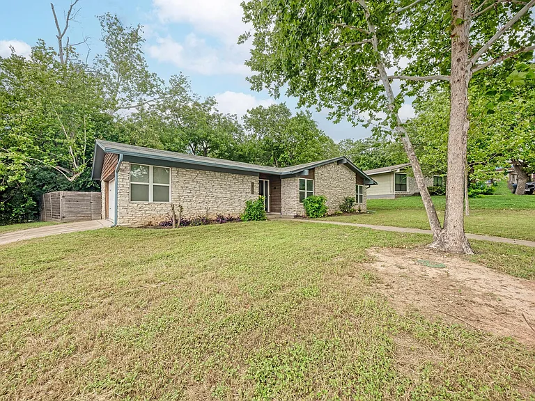 6700 Kings Point — Photo 4