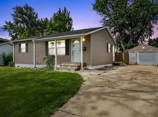144 Eastview Dr NW, Cedar Rapids, IA 52405