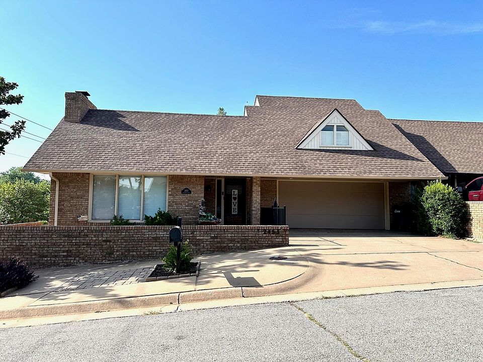 1st image of 2453 Sherwood Dr