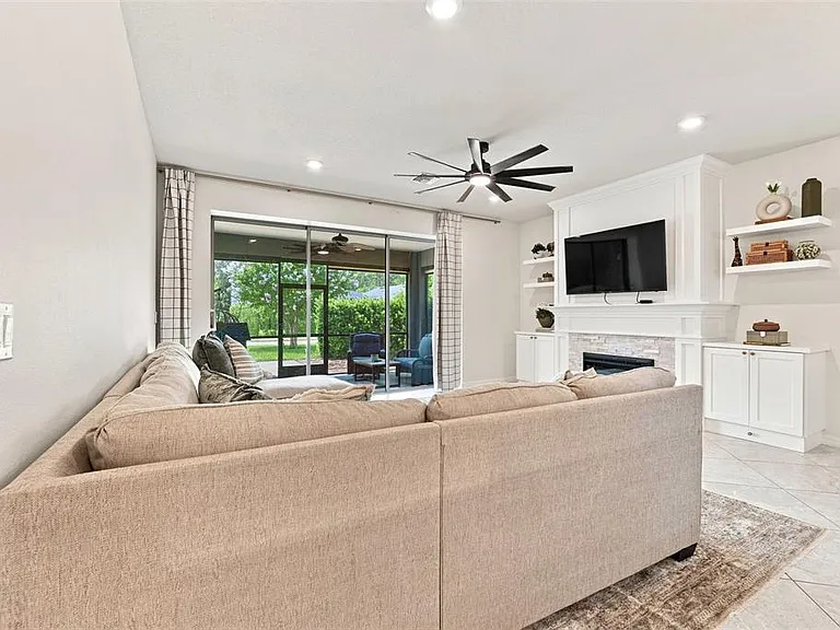 12846 Payton St — Photo 16