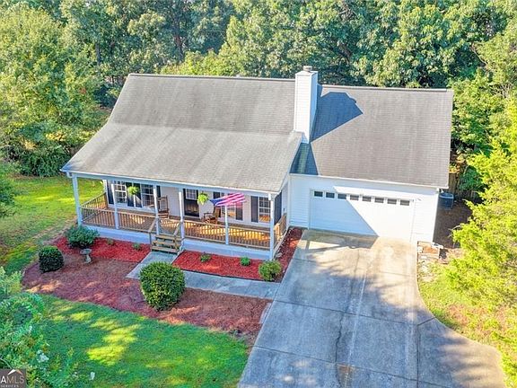 3rd image of 85 Cypress Pl