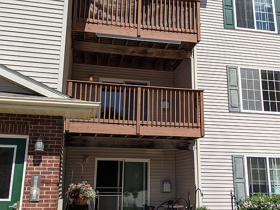 2nd image of 1000 Duchess Dr Unit 7