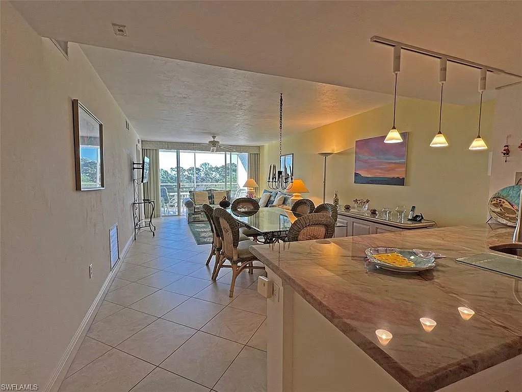 Building Photo - 15191 Cedarwood Ln #2602