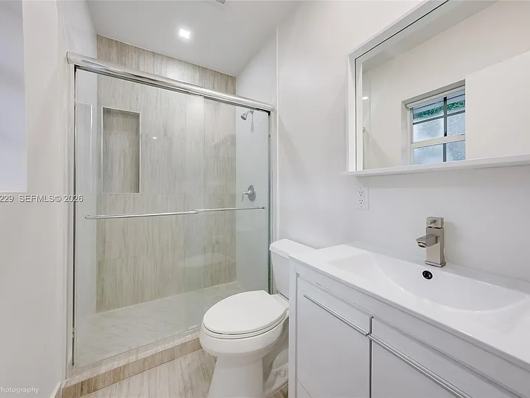 52 Camden Dr — Photo 33