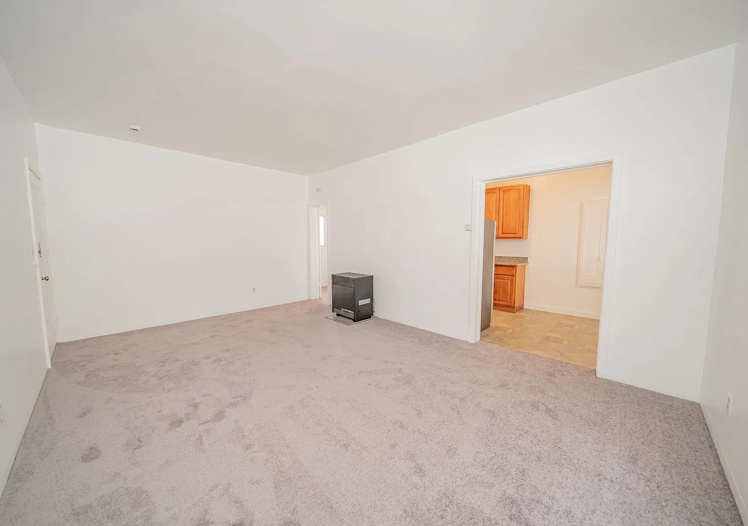 3267 Hollis St — Photo 2
