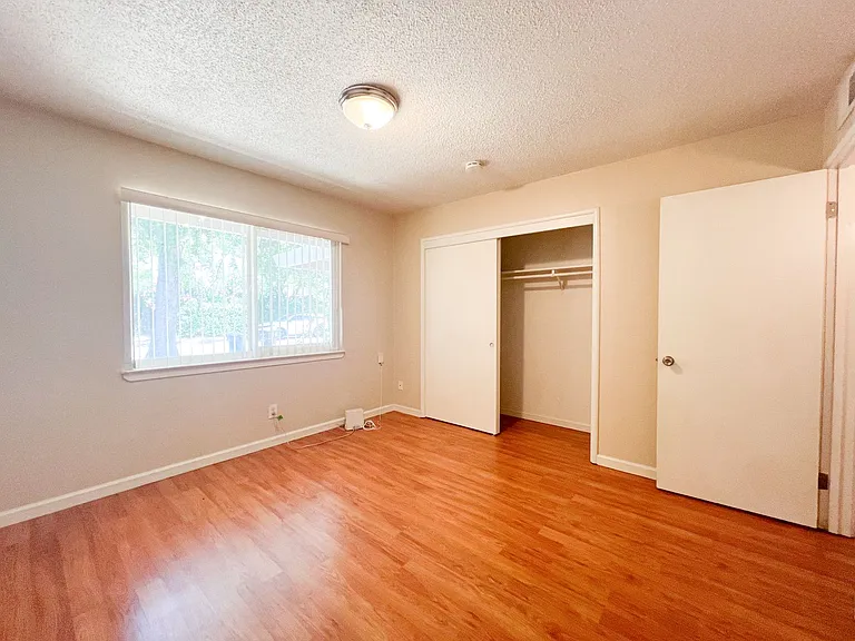 6456 18th Ave — Photo 22