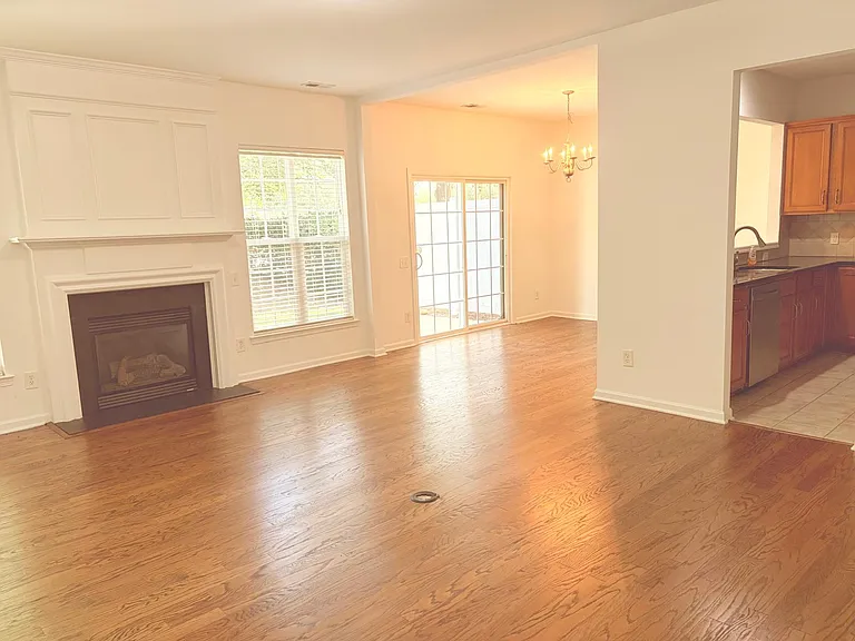 9002 Bishop Crest Ln — Photo 7