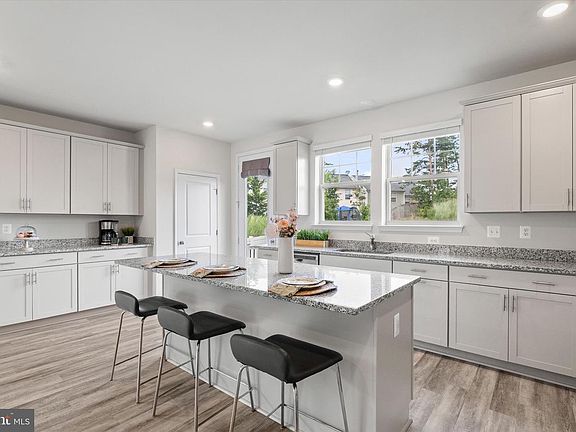 3rd image of 155 Shaded Valley Ct