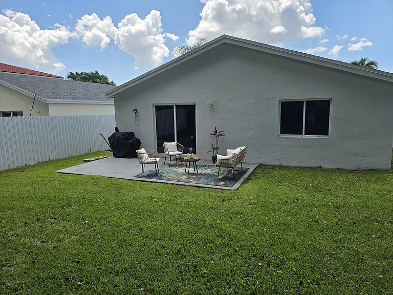 1217 SW 46th Way — Photo 17