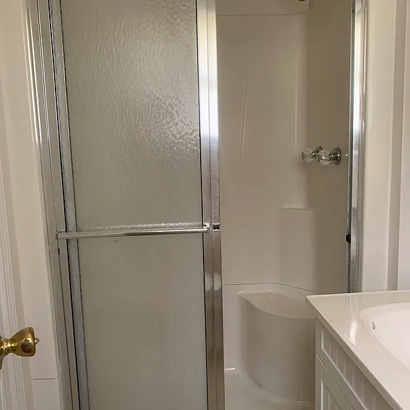 Full bathroom attached to main bedroom