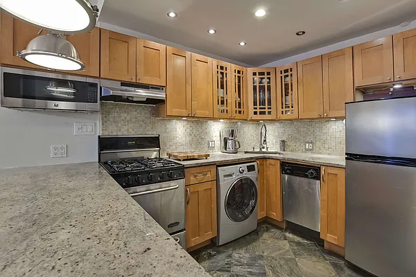 Rented by Compass | media 9