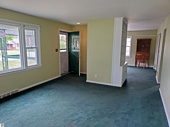 5th image of 3188 Veterans Dr