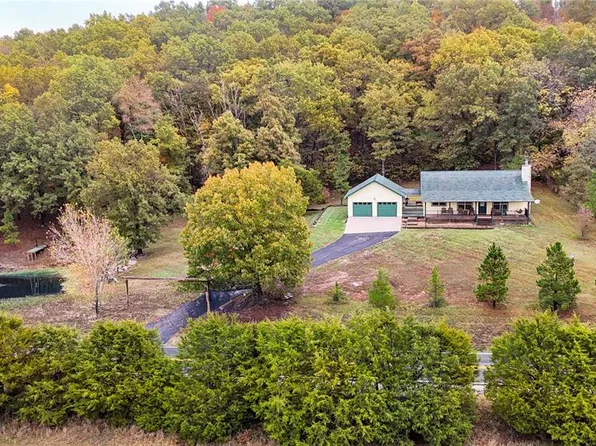 956 Highway H, Farmington, MO 63640