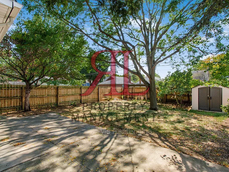 317 E Royal Forest Blvd — Photo 26