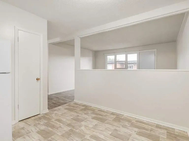 30 Spence St #25 — Photo 2