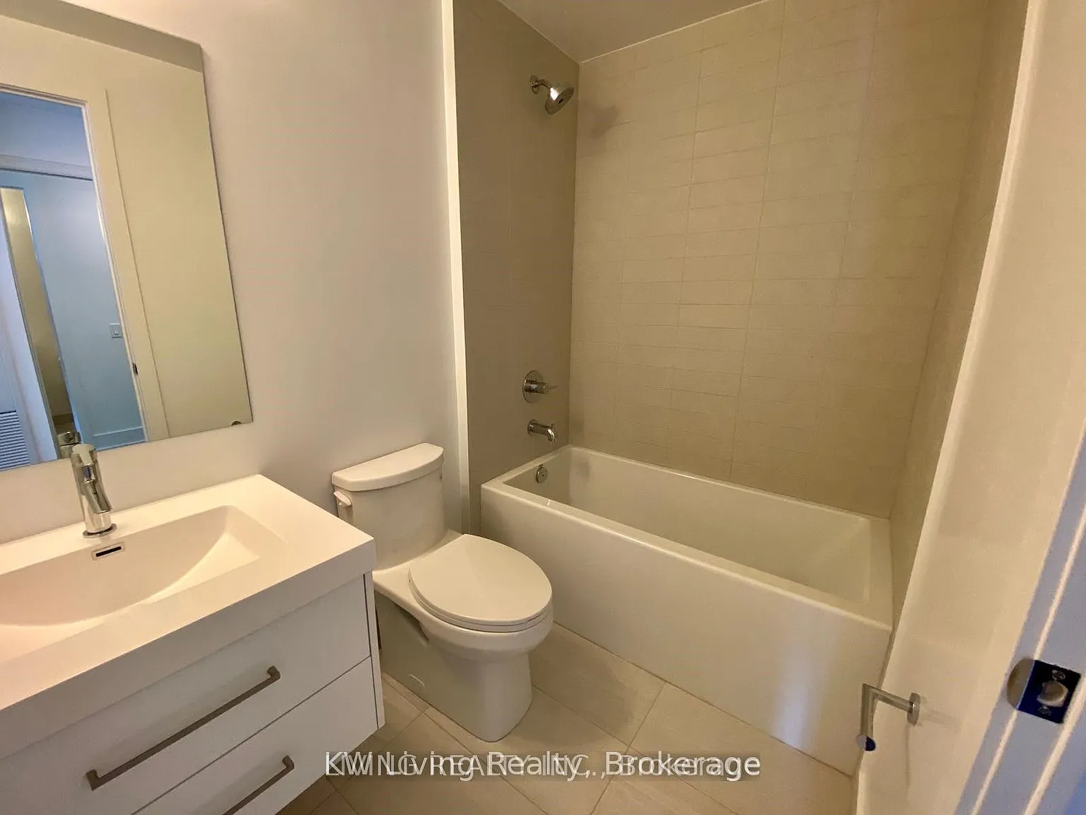 Studio, $1,950 — Photo 4