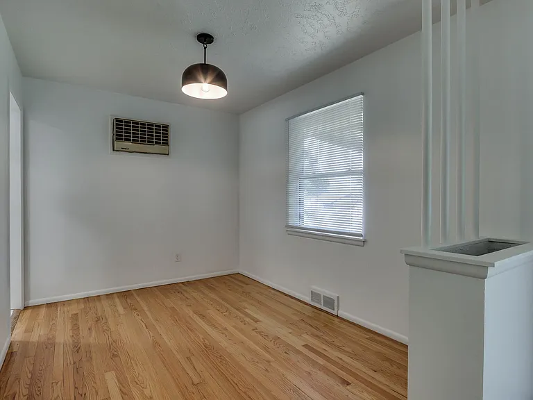 3516 Mount Pleasant Dr — Photo 8