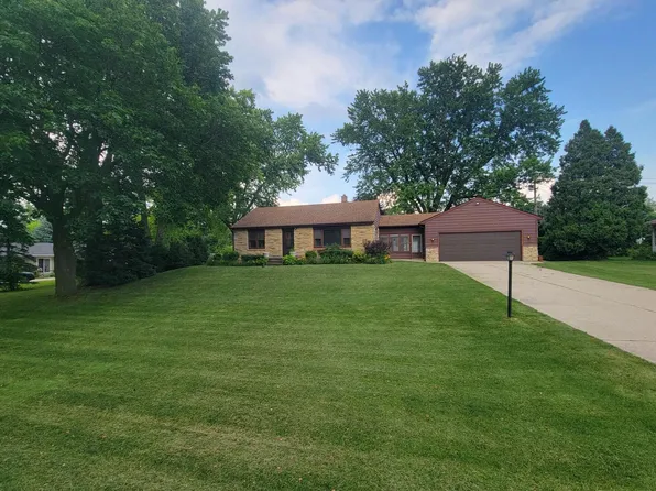 1700 South 171st STREET, New Berlin, WI 53151