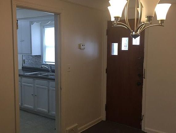 5th image of 16715 Stockbridge Ave