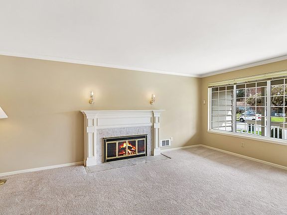 5th image of 5315 173rd Pl SW