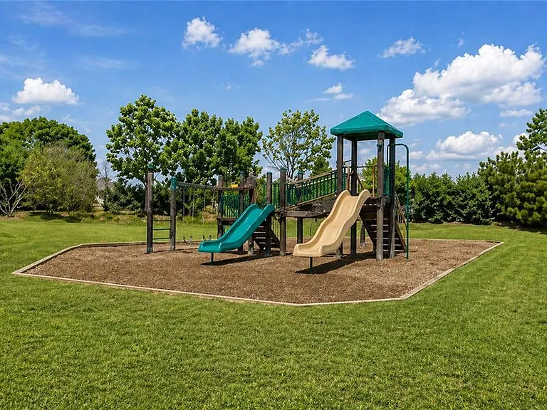 320 Baymist Dr — Photo 42
