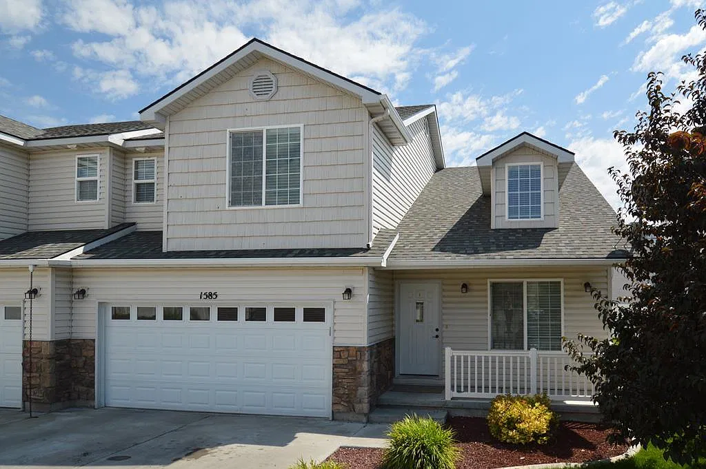 3 bed, 2.5 bath, 1700 sqft, $1,650 — Photo 1