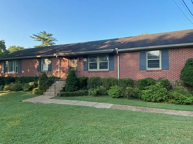 2 bed, 1400 sqft, $2,200 — Photo 3