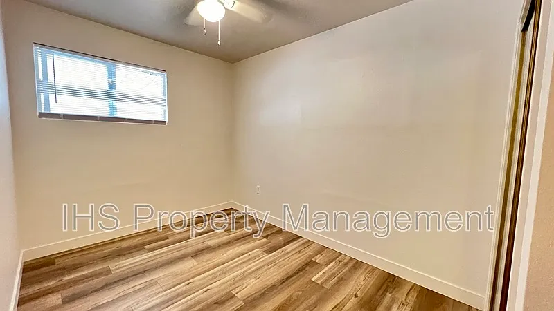 3 bed, 1.0 bath, 1800 sqft, $1,795 — Photo 3