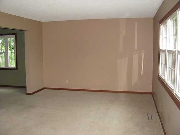 2nd image of 780 Beauregard Ct