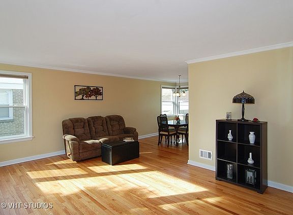 2nd image of 1936 Newcastle Ave