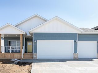 3622 56th St S, Fargo, ND 58104