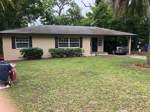 frontside of the house 