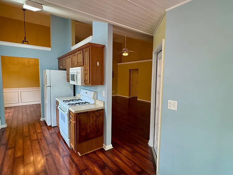 1840 Arborwood Dr — Photo 6