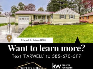 3 Farwell Dr, Batavia, NY 14020