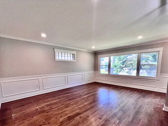 3rd image of 43 Waltham St