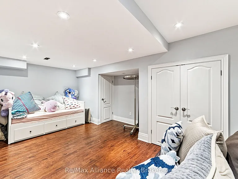 2404 Rideau Dr — Photo 37