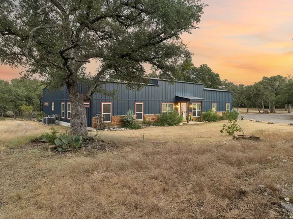 105 Dillard Lane, Bergheim, TX 78004