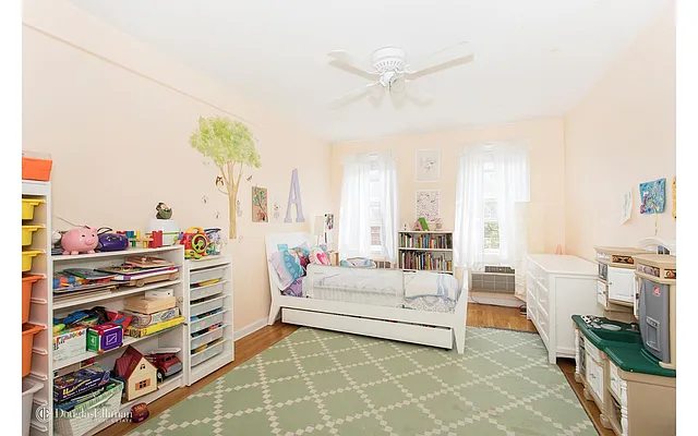 Sold by Douglas Elliman | media 27