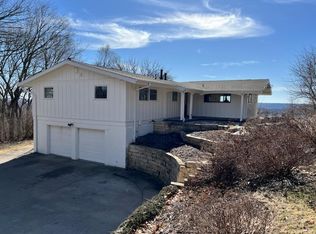 2871 Thunder Rdg, Muscatine, IA 52761