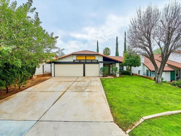 24607 Skyland Dr, Moreno Valley, CA 92557
