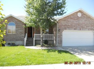 1251 S Larchmont Way, Layton, UT 84041