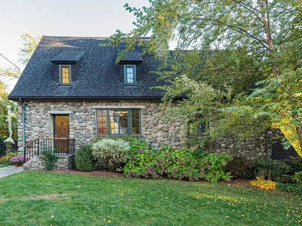 11 Hillcrest St, Arlington, MA 02476