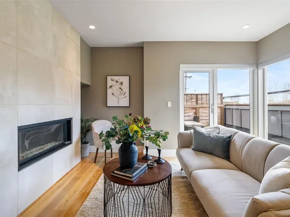 4343 Tyndall Ave #104, Saanich, BC V8N 3R9