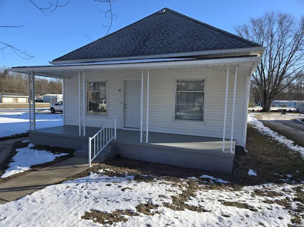 25 S Lake St, Lake Cicott, IN 46942