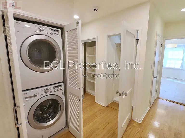 10749 Wellworth Ave — Photo 22