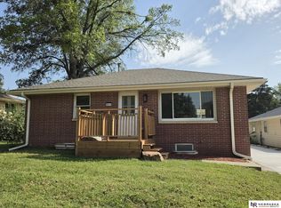 6911 Starr St, Lincoln, NE 68505