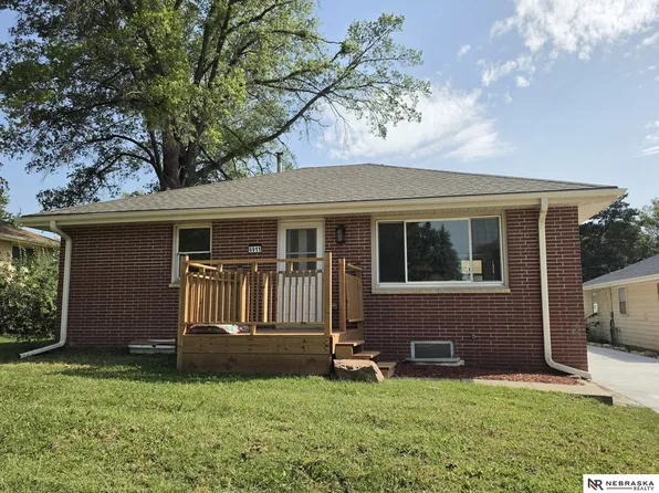 6911 Starr St, Lincoln, NE 68505