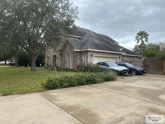 3rd image of 1061 Plantation Dr